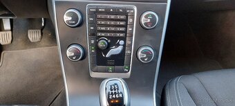 Volvo V60 D4 2.0L 190k Momentum - 10