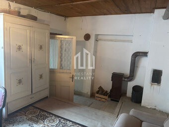 Predaj vidieckej chalupy s kúzlom minulosti v srdci kopaníc - 10