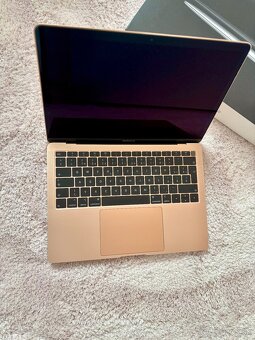MacBook Air ružový - 10