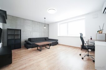 NA PRENÁJOM EXLUZÍVNY NADŠTANDARDNÝ 2 IZB BYT - ŠAMORÍN - 10