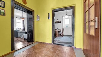 NA PREDAJ ÚTULNÝ RODINNÝ DOM S PRIESTRANNÝM POZEMKOM - 10