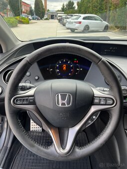 Honda Civic 1.4 benzín, 2009, 73 kW, 233567 km - 10