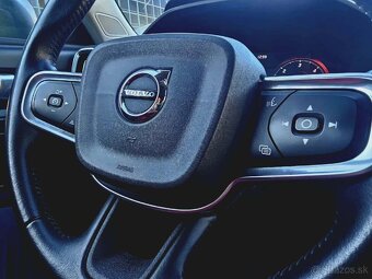 Volvo XC40 2.0d D4 Momentum AWD automat 2018 - 10