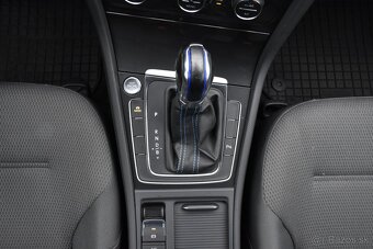 Volkswagen e-Golf 35,8_kWh SOH_90,1_% KAMERA_VIRTUAL_VYHREVY - 10