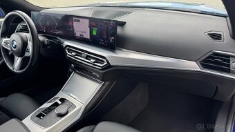 BMW 320d Touring xDrive A/T (2023) – DPH,ZÁRUKA - 10