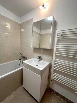 DOSTUPNÉ IHNEĎ: MODERNÝ 2i BYT s výhľadom na Staré Mesto - 10