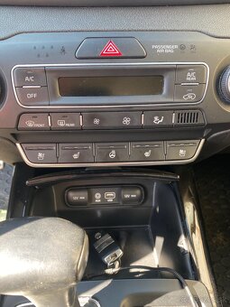 KIA SORENTO - 10