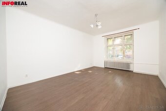 Veľký 3-izbový byt (97 m² + balkón), možná reko. 4izb. - 10