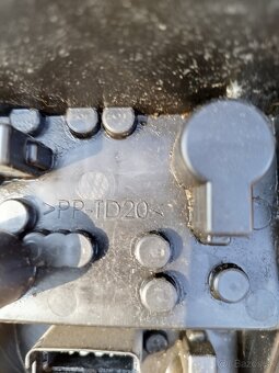 Renaut Clio III-Uchit narazníka - 10