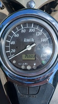 Suzuki C800 Intruder - 10