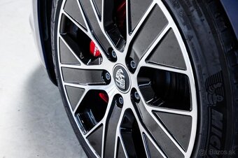 Porsche Taycan - 10
