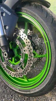 Kawasaki Z900 - 10