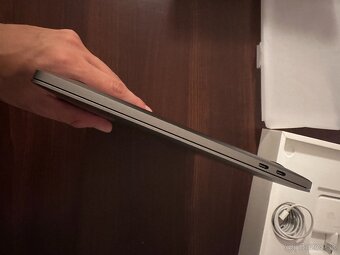 Apple Macbook Pro 2022 M2 13” / 16GB / 512 GB SSD - 10