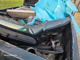 Predám havarovanú Toyotu Hilux 2.4D, 110kW - 10