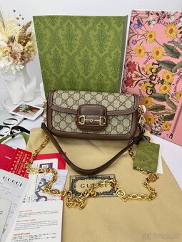 Elegantná kožená kabelka s exkluzívnym dizajnom - 10