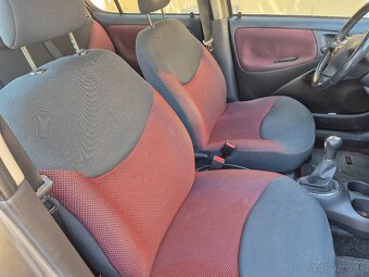 Toyota yaris 1.4D4D - 10