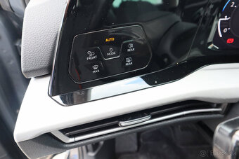 Volkswagen Golf Variant 1.5 eTsi ACT DSG7 Life ODPOČET DPH - 10