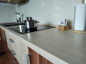 Kuchynská linka so vstavanými spotrebičmi - 10