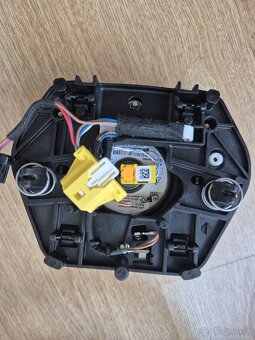 SKODA OCTAVIA 4,SUPERB 3 VYHRIEVAMY VOLANT S AIRBAGOM - 10