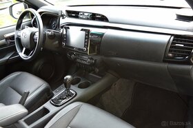 Toyota Hilux Double Cab 2.8L Invincible - 10