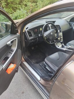 Volvo XC60 2.4D D5 M6 AWD Summum - 10