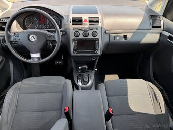 Volkswagen Touran - 10