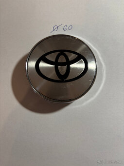 Stredové krytky (pukličky) Toyota priemeru 57,60 a 62 mm - 10