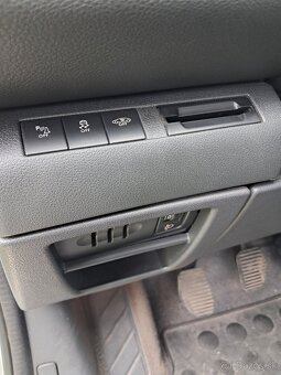 Peugeot 3008 2.0 hdi - 10