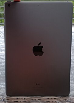 Apple iPad 8 gen. / 32GB Uložiště / 3GB RAM / LCD 10.2" - 10