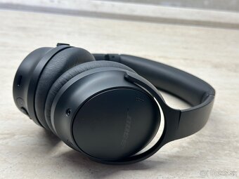 Bose QuietComfort Headphones - 10