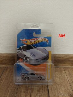 Hot wheels - 10