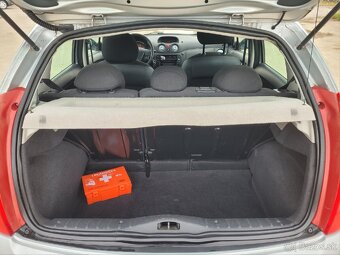 Citroën C3 1.1i
- 10