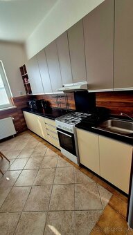 Na prenájom zariadený svojpomocný byt /93m2/ s garážou, KN - 10