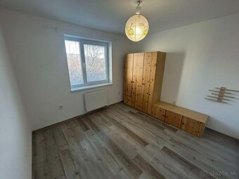 4 - IZBOVÝ BYT NA PREDAJ KOZÁROVCE - 10
