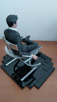 Mass Effect – Illusive Man Statue - 10