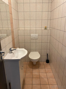 Na prenájom byt (2 izby+kuchyňa) na Kresanvej ul. - 10