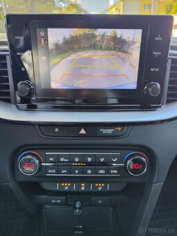 KIA CEED 1.5 T-GDI Hatchback 117,5kW Benzín (2022) - 10