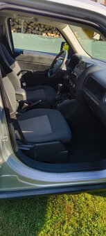 JEEP Patriot s pohonom 4x4 (RV 2011) - 10