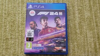 Predám playstation 4 slim - 10