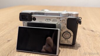 Predam 2x Sony Alpha 6300 + obj. E PZ 16–50 + dummy baterky - 10