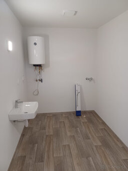 Prenajmem rodinný dom určený na podnikatelské účely - 10