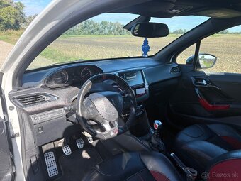 Peugeot 208 GTi - 10