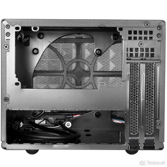 Predam SFX zdroj Fortron + skrinku Silverstone - 10