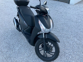 skúter HONDA SH 125i - 10