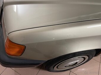 Mercedes-Benz 200E - 10