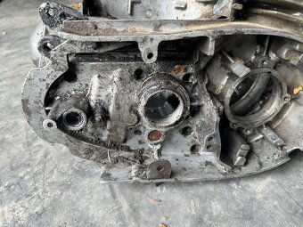 Predám DIELY motora ČZ 250/455 - 10