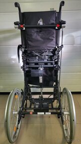 invalidny vozík 44cm s elektrickou vertikalizaciou - 10