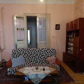 Netradičný rodinný dom – „kaštieľ“ v obci Neded okr. Šaľa - 10