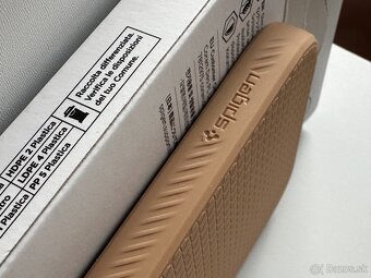 Spigen Liquid Air Rose Titanium iPhone 16 Pro - 10