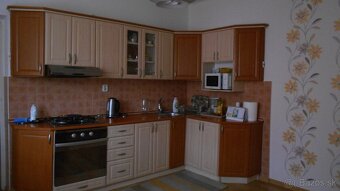 3 izb. RD, pozemok 707 m2 v Hlohovci - 10